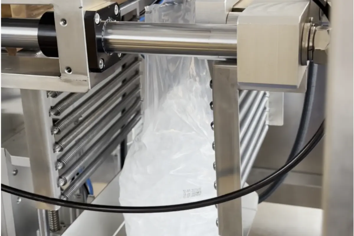automatic-ice-packing-machine